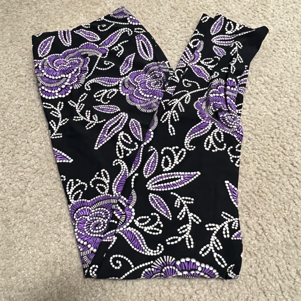 LulaRoe TC leggings.